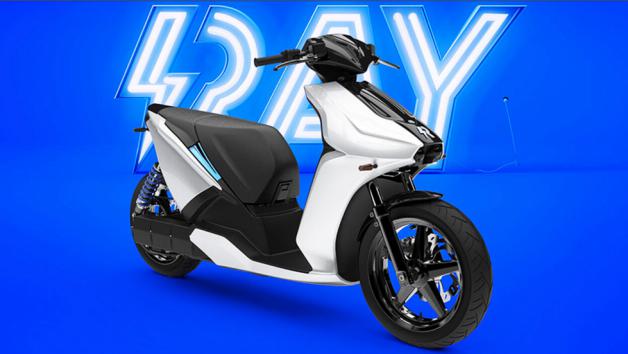 Ray 7.7 : Ηλεκτρικό Scooter με επιδόσεις 300αριού 
